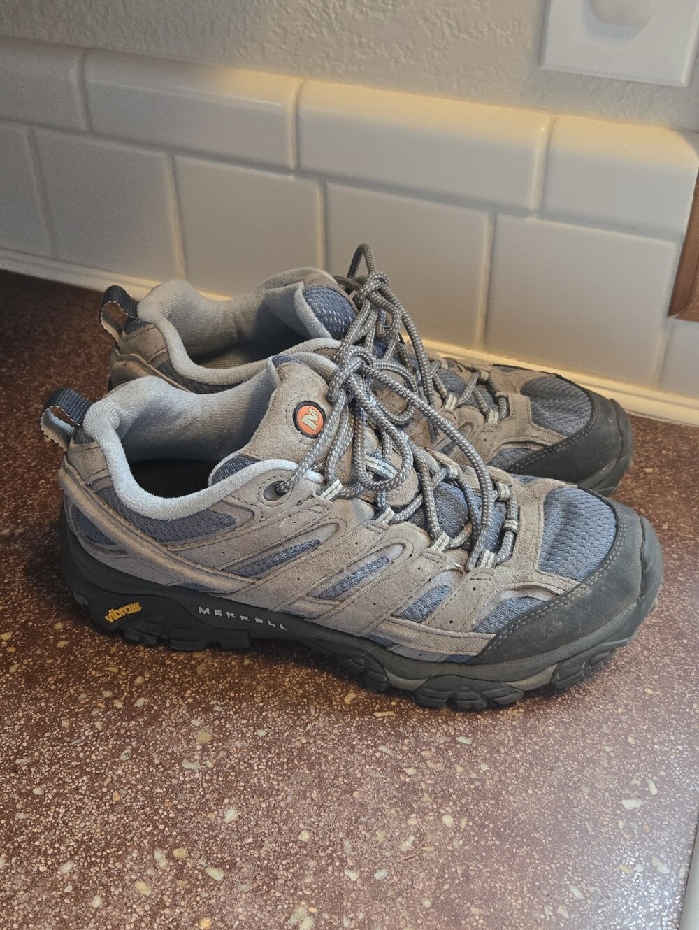 Merrell Moab 2 Ventilator Hiking Shoes Women's Size 10 Gray Vibram